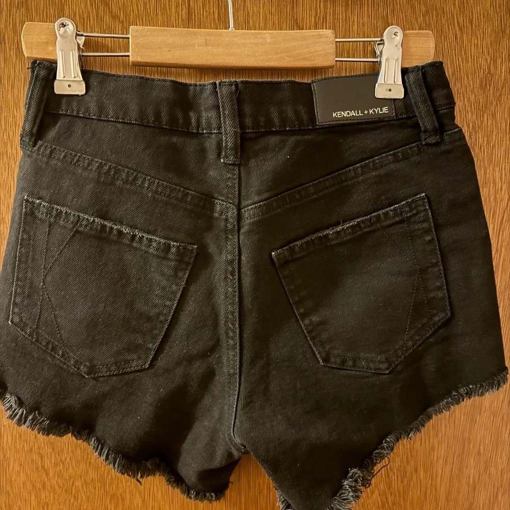 Kendal & Kylie Shorts -size 24 - Picture 3 of 3